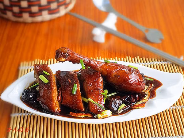 Ngày nay, hai thị trường chính cung cấp quýt hoàng đế lớn nhất Trung Quốc là tỉnh Quảng Đông và Quảng Tây, đôi lúc cung không đủ để đáp ứng cầu. Mời các bạn xem video: Khung cảnh thiên nhiên tuyệt đẹp tại các quốc gia ít dân nhất thế giới. Nguồn: VTC. 