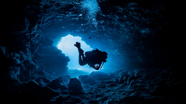 Sở dĩ có hiện tượng đó là do con người bị ngộ độc khí nito, ảnh hưởng trực tiếp đến hệ thần kinh. Những thợ lặn có kinh nghiệm thường chấp nhận không xuống sâu hơn 30 m vì các lý do an toàn mà họ thường giải thích là "phải tự biết giới hạn của mình".