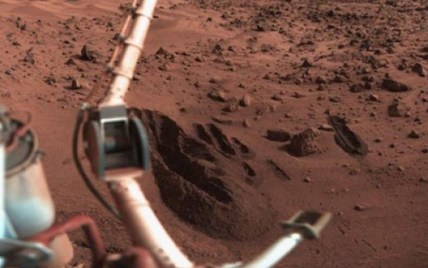 Đồng nghĩa với việc NASA cho rằng kết quả từ thử nghiệm LR xuất phát từ một hoạt động tương đương với sự sống, không phải sự sống. Từ khi có được kết luận này, NASA tiến hành những thử nghiệm khác, tập trung vào việc xác định xem Sao Hỏa có phải địa điểm hợp lý cho sự sống tồn tại không.