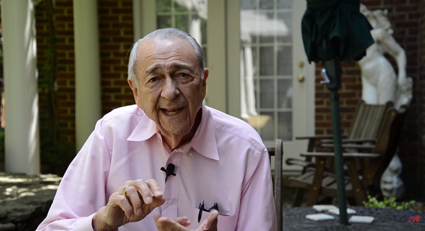 Nhà khoa học NASA Gilbert V. Levin đã giám sát một thí nghiệm trên tàu thăm dò sao Hỏa Viking của NASA 45 năm trước. Thí nghiệm mang tên "The Labelled Release" được thiết kế để phát hiện bất kỳ loại khí nào mà vi sinh vật trên sao Hỏa "thở ra".