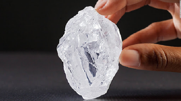 Năm 2019, công ty khai mỏ Nga Alrosa tìm thấy một viên kim cương tương tự gồm một viên 0,62 carat bao ngoài một viên 0,02 carat bên trong. Họ gọi đây là viên kim cương Matryoshka - tên loại búp bê lồng trong nhau nổi tiếng của Nga.