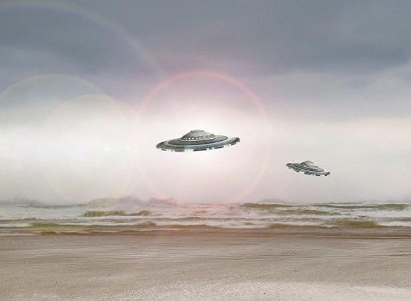 Cựu sĩ quan tình báo Lầu Năm Góc không loại trừ khả năng UFO đã có mặt trên Trái Đất từ rất lâu, thậm chí trước cả khi con người từng xuất hiện. Ông đưa ra giả thuyết rằng Trái Đất, với nguồn cung cấp nước gần như vô hạn, có thể đóng vai trò như một "trạm dừng nhiên liệu" cho các hành tinh trong thiên hà.