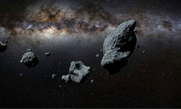 Nhóm còn lại cho rằng nó chỉ là một viên đá không gian bình thường vô tình có hình dáng và quỹ đạo kỳ dị.