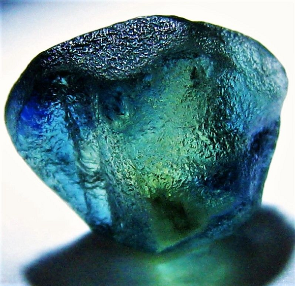 “Hỗn hợp khoáng chất cấu thành Carmaltazite được chuyên gia xác định là có yếu tố ngoài không gian”, Giám đốc điều hành của Shefa Yamim, Abraham Taub nhấn mạnh trong cuộc phỏng vấn với tờ Haaretz của Israel.