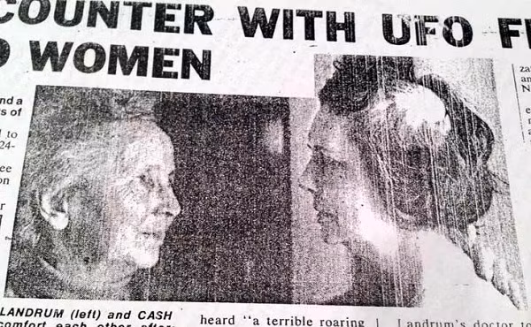 Sau nhiều ngày chờ đợi mà vẫn không thấy giới truyền thông đả động gì đến sự việc vật thể lạ xuất hiện ở Texas, Betty đã tự thân báo cáo. Tuy nhiên, bà đều bị các văn phòng chính phủ ngó lơ.