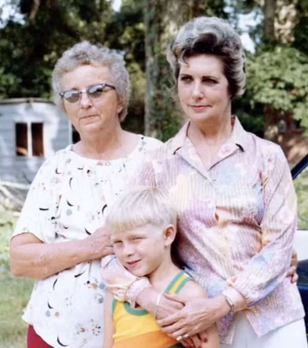 Tuy nhiên, một số người cho rằng, sự cố Cash-Landrum chỉ là vụ dàn dựng, nhằm mục đích lừa đảo, tống tiền quân đội. Đến nay, thực hư chuyện 3 người Mỹ đã chạm trán UFO ở Cash-Landrum vẫn còn là bí ẩn.