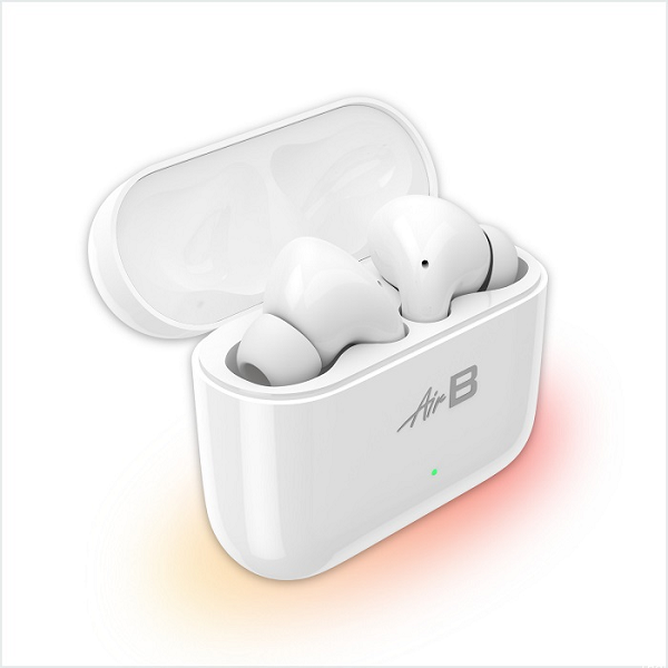 "Một yếu tố mà tôi yên tâm khách hàng sẽ đồng ý và đón nhận đó là, các yếu tố tinh xảo, tinh tế nên tập trung vào ĐÔI TAI NGHE mà bạn đeo trên tai...