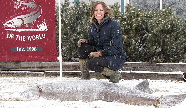 Ông Steven Boettcher, đạo diễn chương trình tài liệu The Frozen Chosen: Extreme Ice Fishing cho biết. “Đây là nơi duy nhất trên thế giới bạn có thể săn cá tầm và người dân ở đây có rất nhiều niềm đam mê dành cho nó".