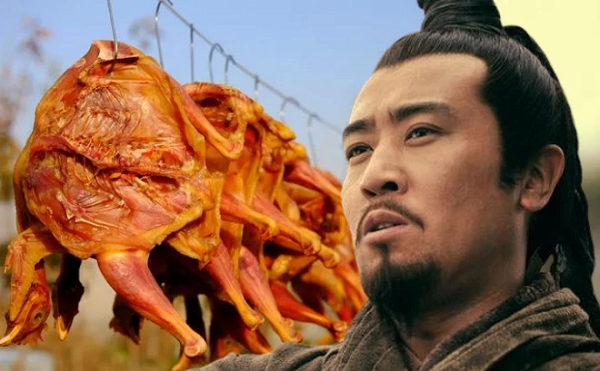 Tương truyền, Tôn Quyền muốn lôi kéo Lưu Bị nên đã gả em gái Tôn Thượng Hương cho ông ta. Biết Lưu Bị rất thích ăn thịt gà, Tôn Thượng Hương đã sáng tạo và chế biến rất nhiều món ăn từ thịt gà để lấy lòng phu quân.