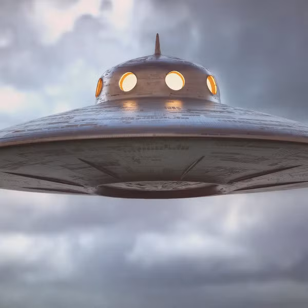 Theo suy đoán của Ellis, lịch sử cho thấy UFO thường được nhìn thấy ở xung quanh các căn cứ quân sự hoặc các cơ sở hạt nhân. Vì thế họ quan tâm đến Yorkshire để "do thám" hoặc đặc biệt quan tâm đến vũ khí và công nghệ của chúng ta.