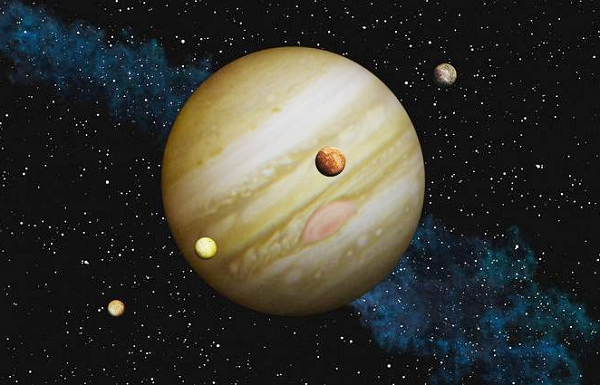 Mà sao Ngưu Lang là ngôi sao sáng nhất trong chòm sao Thiên Ưng. Bất kỳ kính thiên văn nào phóng đại ít nhất 30 công suất sẽ hiển thị hệ thống vành đai nổi tiếng của sao Thổ.