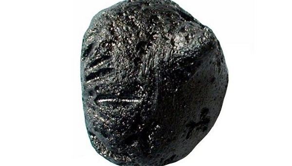 Đá Tektite được hình thành từ các vụ va chạm thiên thạch tuy nhiên không phải bất cứ nơi nào bạn cũng có thể tìm thấy loại đá này. Các nhà khoa học, đặc biệt các nhà thiên văn học đã chia làm 4 khu vực tìm thấy đá Tektite, mỗi nơi lại có những cách gọi riêng cho dòng đá đặc biệt này.