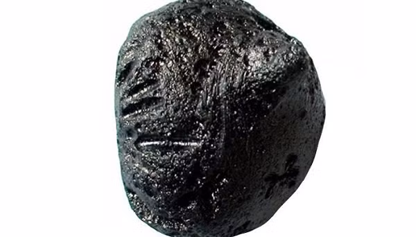 Đá Tektite được hình thành từ các vụ va chạm thiên thạch tuy nhiên không phải bất cứ nơi nào bạn cũng có thể tìm thấy loại đá này. Các nhà khoa học, đặc biệt các nhà thiên văn học đã chia làm 4 khu vực tìm thấy đá Tektite, mỗi nơi lại có những cách gọi riêng cho dòng đá đặc biệt này.