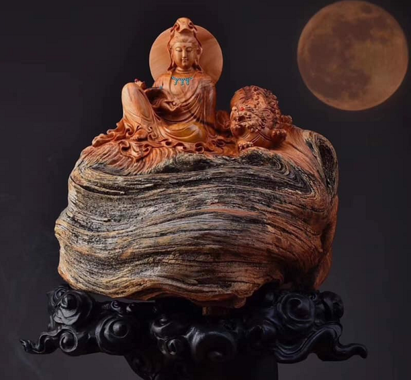 Đặc biệt phần mà Tiểu Lý nhặt được là phần rễ cây hay còn gọi là lũa, có hình dáng rất độc đáo nên có thể tạo ra tác phẩm điêu khắc nghệ thuật mang tính thẩm mỹ cao. Vì thế, vị chuyên gia đã ước tính khúc gỗ của Tiểu Lý có thể đạt tới hàng trăm triệu đồng. Mời các bạn xem video: Khung cảnh thiên nhiên tuyệt đẹp tại các quốc gia ít dân nhất thế giới. Nguồn: VTC.