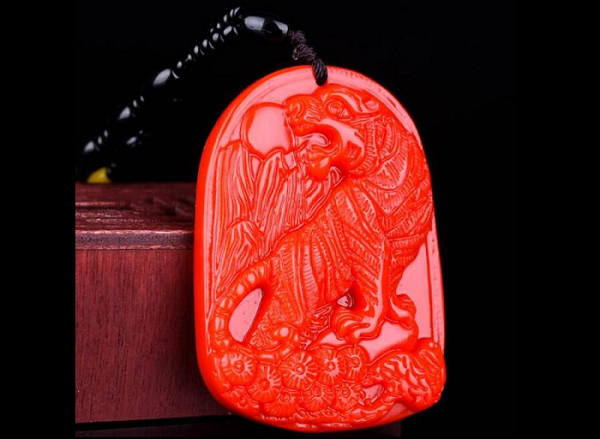 Theo Đạo giáo, loại ngọc này thường được các đạo sĩ hoặc thầy trừ tà sử dụng bởi những công năng nhuốm màu tâm linh. Còn đối với người thường, đây chẳng khác gì thỏi nam châm hút những điều xui xẻo.