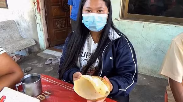 Vì lo sợ người bán ốc ở khu chợ sẽ đòi lại viên ngọc ốc quý giá này, cả gia đình Kodchakorn đã giữ bí mật về việc phát hiện ngọc ốc giác Melo. Tuy vậy sau đó cô đã công khai phát hiện của mình để có thể kiếm chút tiền chi trả các hóa đơn y tế cho mẹ.