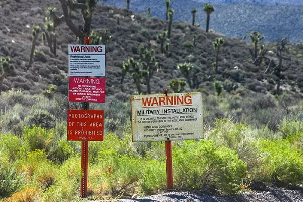 Kể từ những năm 1970, những người phụ trách Vùng 51 từ chối tiết lộ công nghệ mà họ đang sử dụng tại đây. Có lẽ còn lâu chúng ta mới biết họ làm việc gì tại đây, trên tàu vũ trụ hay với máy móc tối tân.