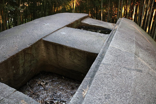 Đây là ngày rất quan trọng trong âm lịch cũng như với nông nghiệp Nhật Bản thời kỳ đầu. Lý do là vì nó báo hiệu một mùa mới bắt đầu. Tuy nhiên, quan điểm này đã bị bác bỏ phần lớn bởi các học giả không công nhận nó là một trạm quan sát thiên văn cổ đại.