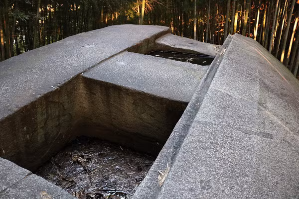 Đây là ngày rất quan trọng trong âm lịch cũng như với nông nghiệp Nhật Bản thời kỳ đầu. Lý do là vì nó báo hiệu một mùa mới bắt đầu. Tuy nhiên, quan điểm này đã bị bác bỏ phần lớn bởi các học giả không công nhận nó là một trạm quan sát thiên văn cổ đại.