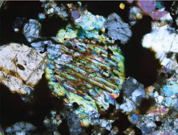 Thiên thạch Maryborough hiếm hơn vàng rất nhiều. Đây là 1 trong 17 thiên thạch từng được tìm thấy ở bang Victoria, và là khối đá có trọng lượng cao thứ 2, sau một mẫu vật khổng lồ nặng 55 ký được tìm thấy năm 2003.