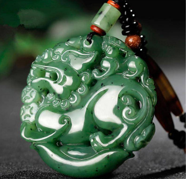 Phỉ thúy loại A lại được chia nhỏ thành 4 chủng ngọc khác nhau, trong đó quý nhất là Thủy Tinh chủng và Băng chủng. Mà hai loại ngọc phỉ thúy thượng hạng này chỉ khai thác được ở sông Ô Vưu.