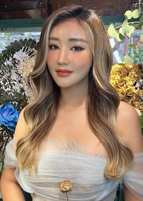 Gương mặt của Maya hiện tại đã hoàn toàn bình thường.