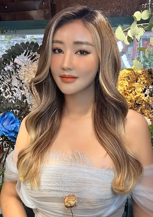 Gương mặt của Maya hiện tại đã hoàn toàn bình thường.