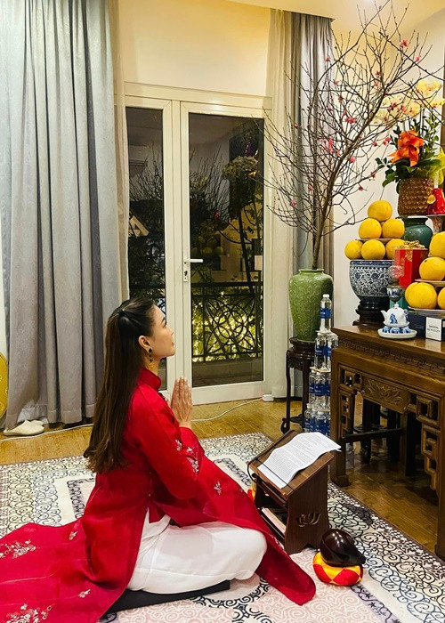 Nữ ca sĩ dành thời gian kinh doanh, tu tập, chăm sóc con gái.