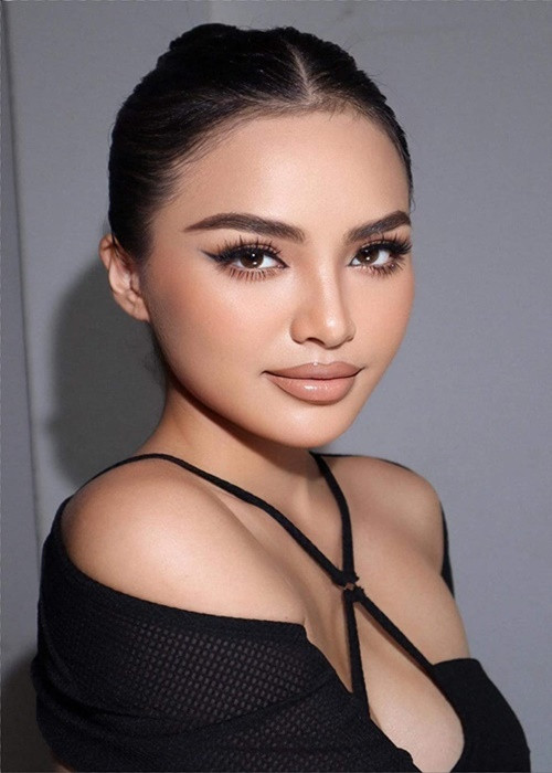 Nguyễn Minh Hoàng Kim đóng MV “Vụn vỡ” của Hồ Quang Hiếu. Ảnh: FBNV