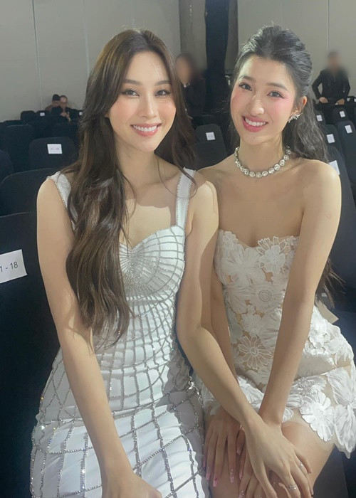 Qua camera thường, Hoa hậu Việt Nam 2012 vẫn đẹp gây mê.