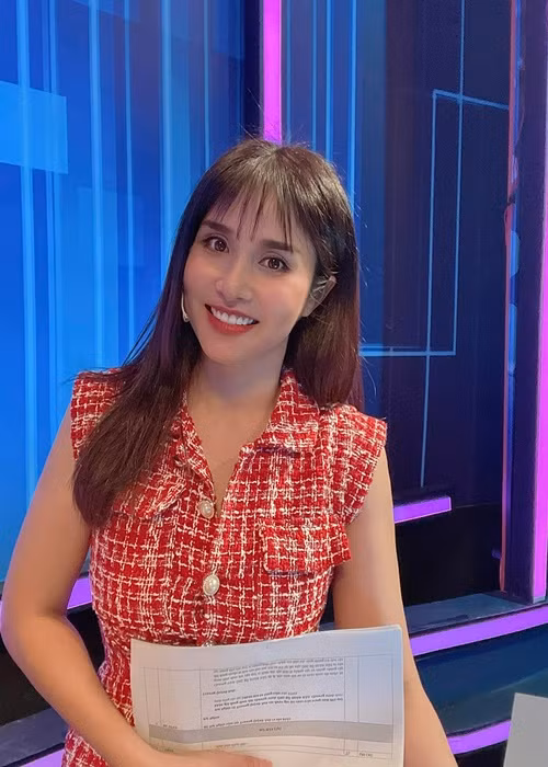 Năm 2019, diễn viên Thảo Trang cho biết, cô mở nhà hàng, quán cà phê song đều thua lỗ. "Tôi đã không có sự chuẩn bị kỹ càng và không có nhiều thời gian để quản lý nên dẫn tới thua lỗ. Thời gian đầu, tôi buồn, suy sụp dẫn tới không ngủ được", nữ diễn viên chia sẻ trên Zing. Ảnh: FBNV