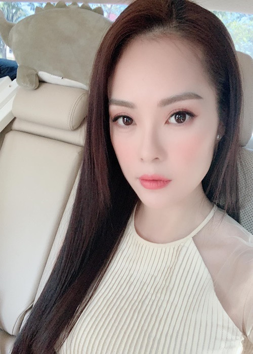 Vì kinh doanh mỹ phẩm thất bại, Dương Cẩm Lynh nợ nần. Tháng 1/2023, nữ diễn viên cho biết, cô nợ khoảng 6 tỷ đồng. Ảnh: FBNV