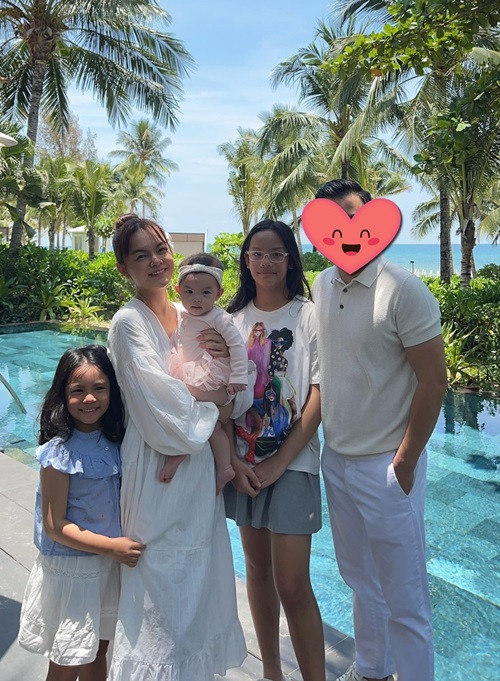 Phạm Quỳnh Anh và bạn trai giấu mặt thường xuyên đi du lịch cùng các con.
