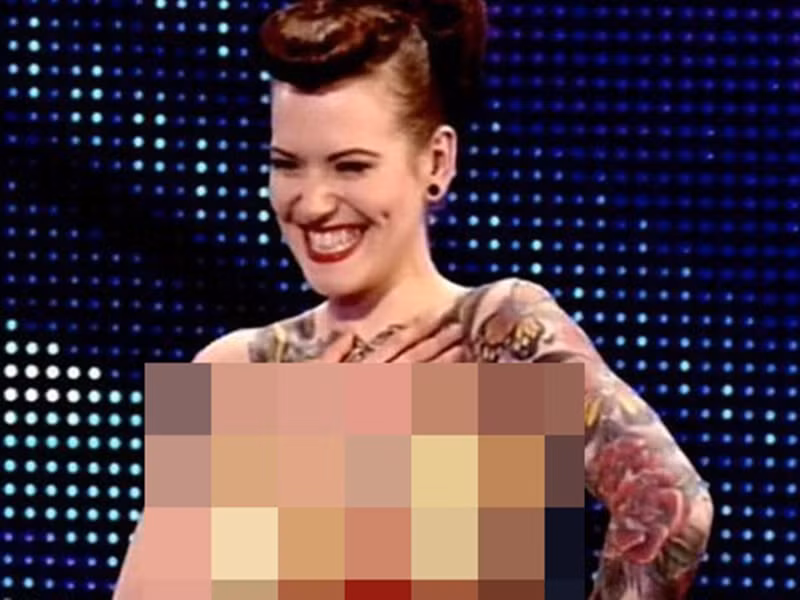 Màn cởi áo của thí sinh Britain's Got Talent bị ném đá dữ dội. Ảnh: Vietnamnet