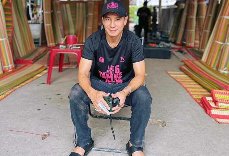 Phần 1 đến phần 5 series “Lật mặt” của Lý Hải đều thành công về mặt doanh thu: 72 tỷ (phần 1), 80 tỷ (phần 2), 85 tỷ (phần 3), 120 tỷ (phần 4) và gần 150 tỷ (phần 5). Ở 6 phần “Lật mặt”, Lý Hải khi đóng chính lúc lại diễn vai phụ. Ở phần 6, anh đóng vai phụ. Ảnh: FBNV