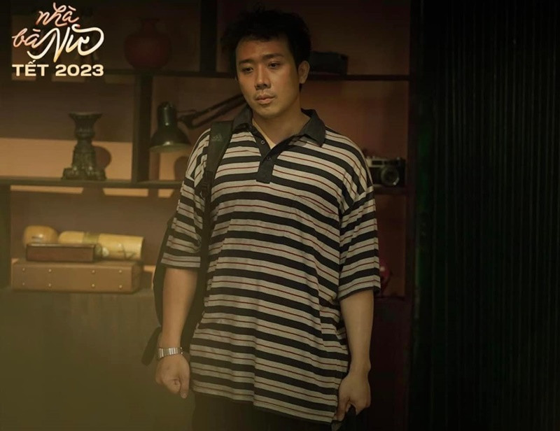 Trấn Thành và Lý Hải hiện tại cùng theo đuổi phim ảnh. Trấn Thành có ba dự án phim trăm tỷ là “Cua lại vợ bầu”, “Bố già” và “Nhà bà Nữ”. Đặc biệt, “Bố già” do Trấn Thành sản xuất, làm đạo diễn kiêm đóng vai chính có doanh thu 427 tỷ, “Nhà bà Nữ” do anh sản xuất, làm đạo diễn, đóng vai phụ có doanh thu gần 500 tỷ. Ảnh: FBNV