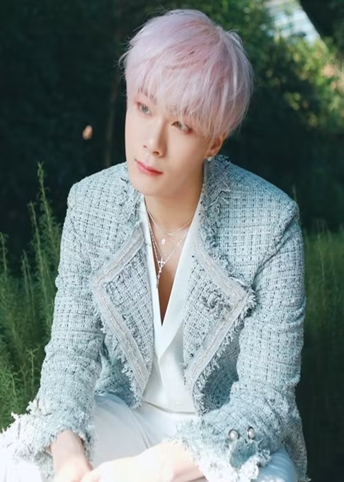 Sau “Vườn sao băng”, Moonbin ít đóng phim. Anh tập trung phát triển sự nghiệp ca hát. Mới đây, Moonbin qua đời tại nhà riêng ở tuổi 25. Nam ca sĩ được cho là tự tử. Ảnh: Zing