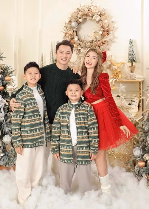 Sự việc hai con trai của Đăng Khôi bị bạo lực học đường đã được giải quyết triệt để. 3 bạn cùng lớp bé Ken xin lỗi bé Đăng Anh.