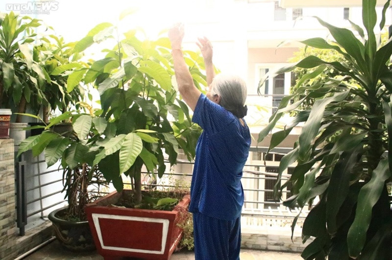 Nghệ sĩ Phi Điểu thường xuyên tập luyện thể dục để giữ sức khỏe, đảm bảo cho lịch trình công việc. Ảnh: VTC