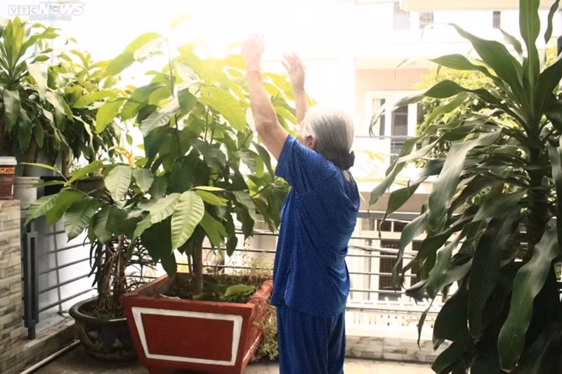 Nghệ sĩ Phi Điểu thường xuyên tập luyện thể dục để giữ sức khỏe, đảm bảo cho lịch trình công việc. Ảnh: VTC