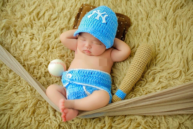 Mãi cho đến mới đây, Khánh Đơn đăng tải bộ ảnh cận mặt con trai chưa tròn tháng tuổi.