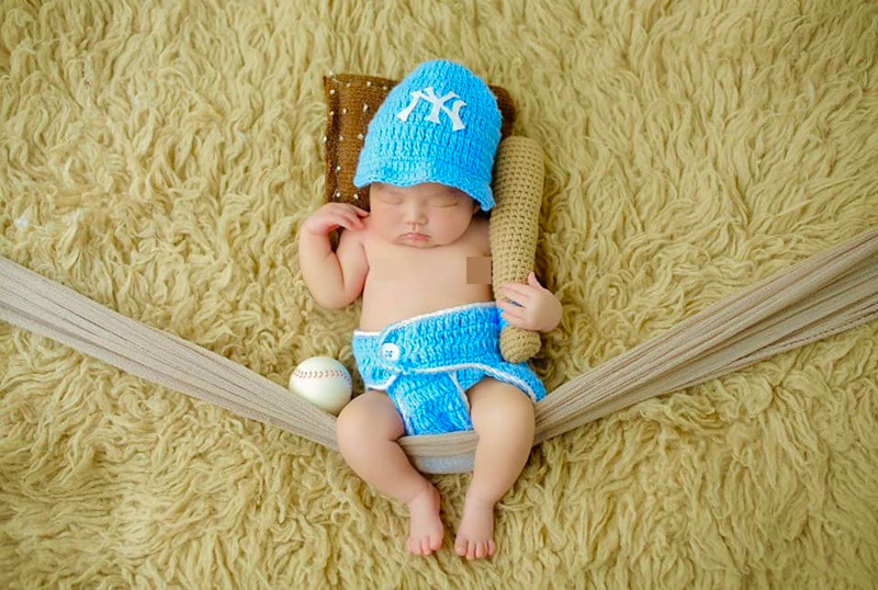 Bà xã Khánh Đơn cũng hài hước chia sẻ: "Đã hoàn tất giao đơn hàng cho Khánh Đơn đặt vào 9 tháng 10 ngày trước. Khánh Đơn vui lòng để lại đánh giá đơn hàng cho shop chúng tôi. Cảm ơn quý khách!".