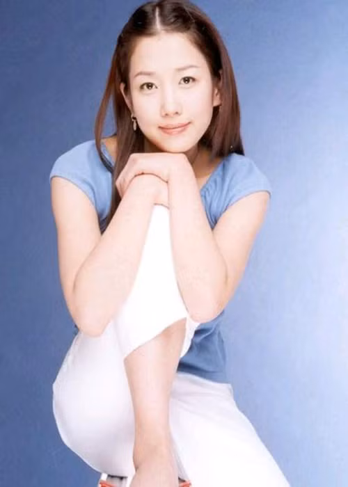 Ngày 10/2/2007, nữ diễn viên Jung Da Bin treo cổ tự sát tại nhà riêng ở tuổi 27. Sự ra đi của ngôi sao phim “Cô dâu 19 tuổi” từng khiến showbiz chấn động trong thời gian dài. Ảnh: Khám phá