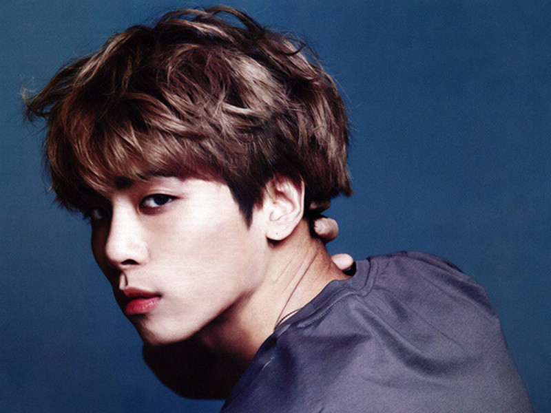 Trong lá thư tuyệt mệnh, Kim Jonghyun kể về sự bất lực trước căn bệnh trầm cảm dày vò, về cô đơn bủa vây, áp lực của việc nổi tiếng và sự thiếu tự tin. Ảnh: Người lao động