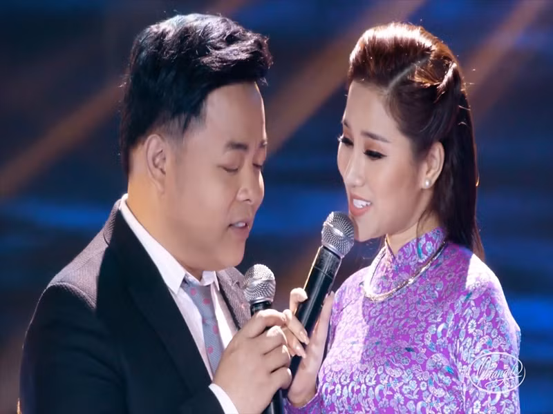 Quang Lê còn kết hợp với Tố My trong âm nhạc. Anh từng chia sẻ: “Đến được với nhau là duyên. Người đầu tiên là Ngọc Hạ, kế là Mai Thiên Vân, khi về Việt Nam có Lệ Quyên và bây giờ là Tố My, Tố My là người nằm trong tứ quý bạn diễn của Quang Lê thật ăn ý, hạnh phúc nào hơn?". Ảnh: Dân Việt