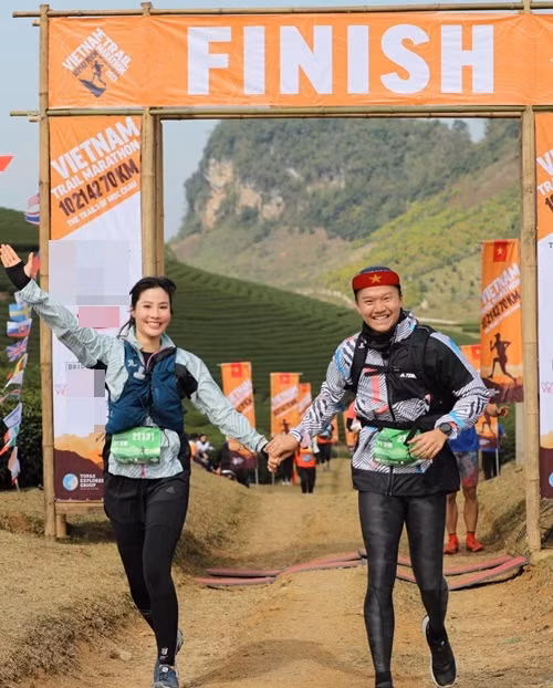 Diễm My và Vinh Nguyễn tham gia chạy bộ cùng nhau.