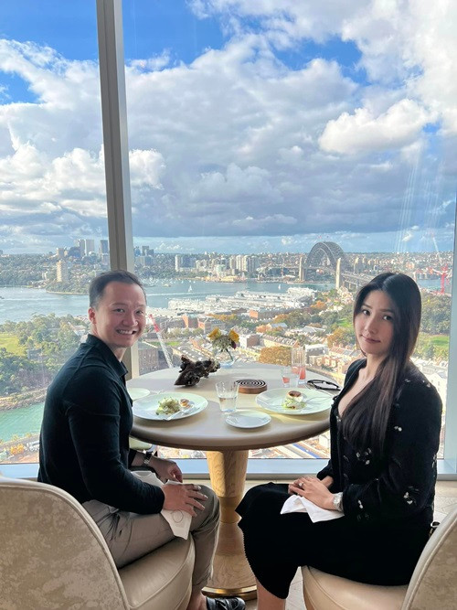 Nói về đám cưới trong tương lai, Diễm My cho biết, cô chưa xác định ngày cụ thể. Theo người đẹp, hôn lễ sẽ diễn ra ấm cúng, chủ yếu mời gia đình, bạn bè thân thiết.