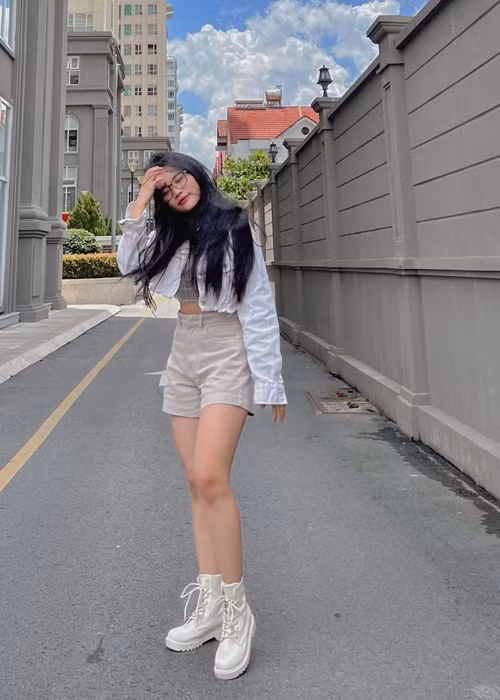 Phương Mỹ Chi làm CEO của một công ty do chính cô điều hành vào năm 2022.