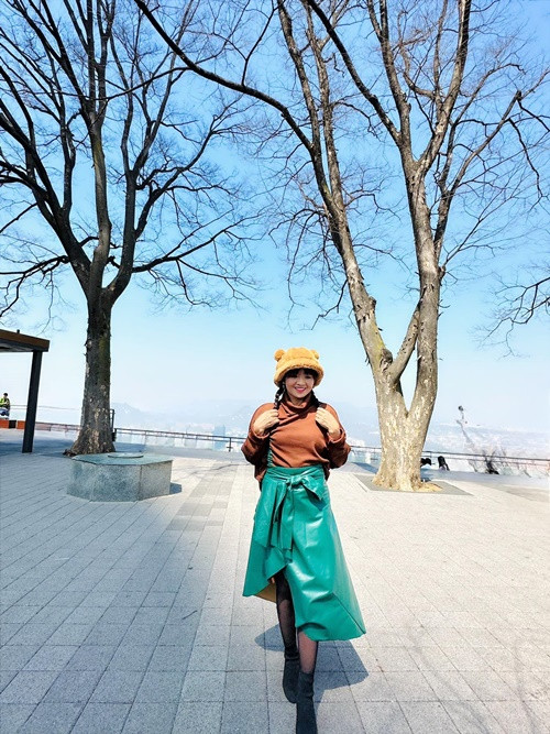 Hoài An được nhiều người khen ngợi trẻ đẹp hơn rất nhiều so với tuổi 49.