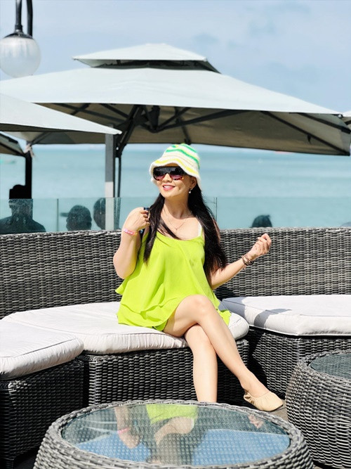 Về bí quyết giữ gìn sắc vóc, Hoài An cho biết, cô ăn uống không kiêng khem nhưng hạn chế dầu mỡ, đồng thời suy nghĩ tích cực, giữ tinh thần lạc quan.